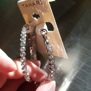 2/$20 Gorgeous NWT Tahari Hoop Earrings
